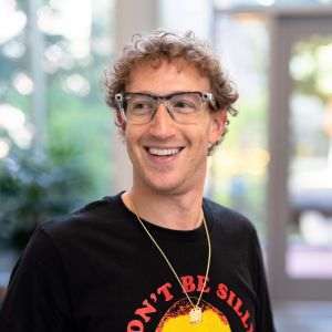 Mark Zuckerberg a încheiat un acord cu acţionarii pentru a opri procesul declanşat de scandalul Cambridge Analytica